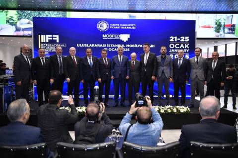 IIFF 2025 Uluslararası İstanbul Mobilya Fuarı Kapılarını Açtı 